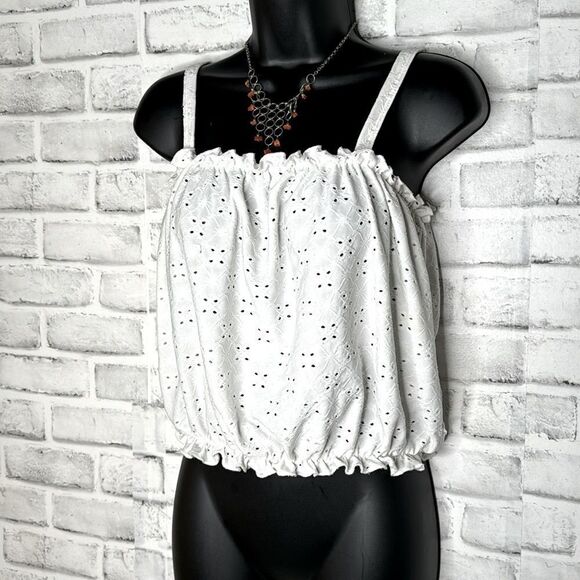 Livi by Olivia Rae White Crop Top Tank Size Medium - Picture 1 of 5